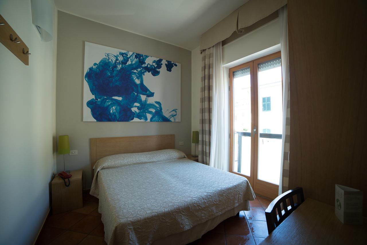 קסטליונה דלה פסקאיה Hotel Miramare מראה חיצוני תמונה