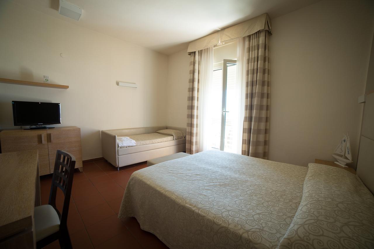 קסטליונה דלה פסקאיה Hotel Miramare מראה חיצוני תמונה